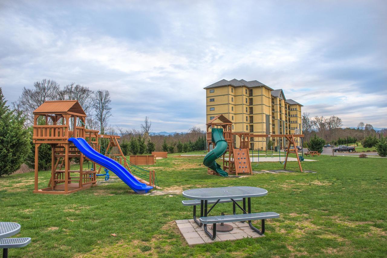 Sandy'S Sanctuary Pigeon Forge Exterior photo